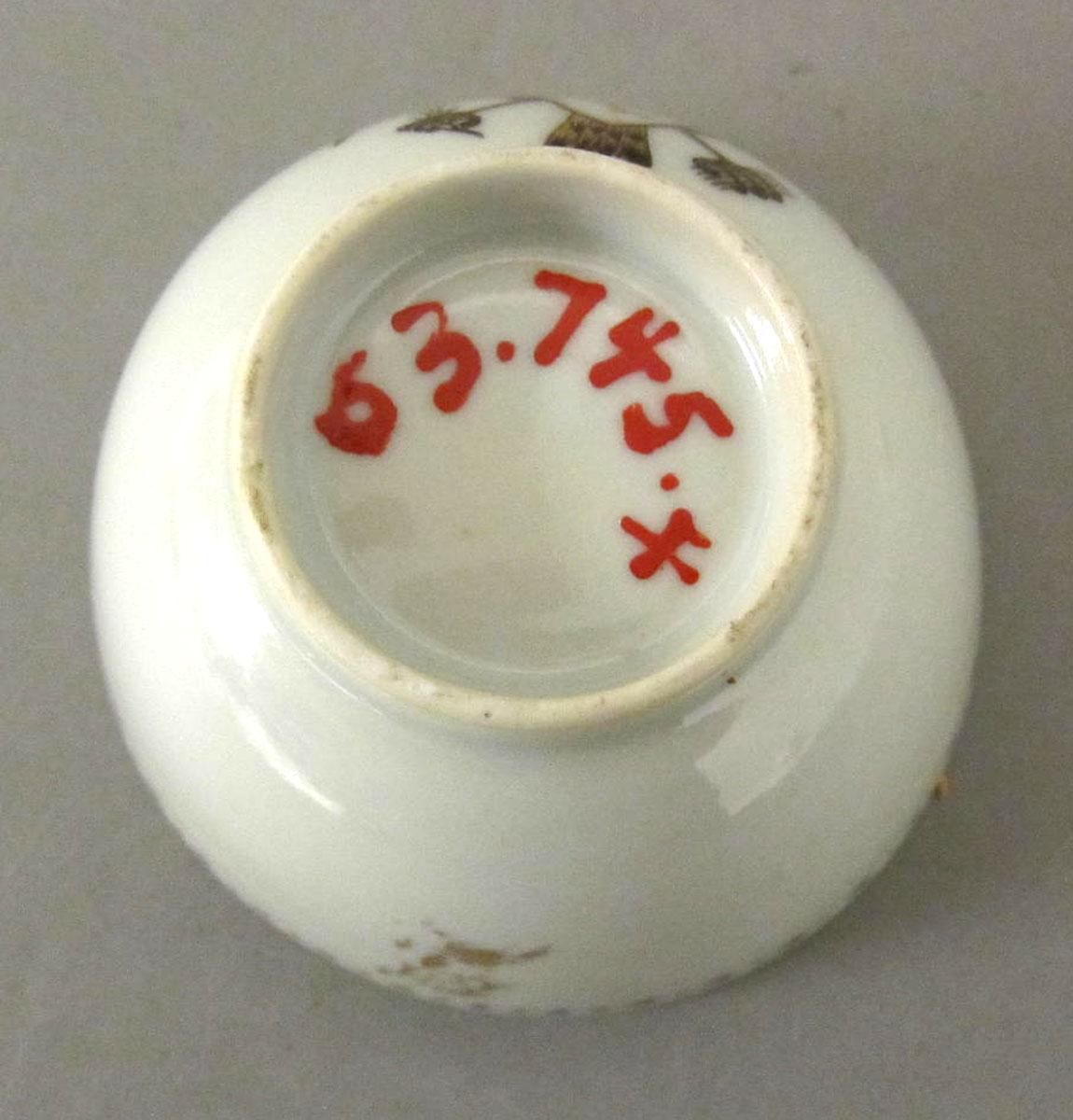 1963.0745.004 Porcelain cup underside