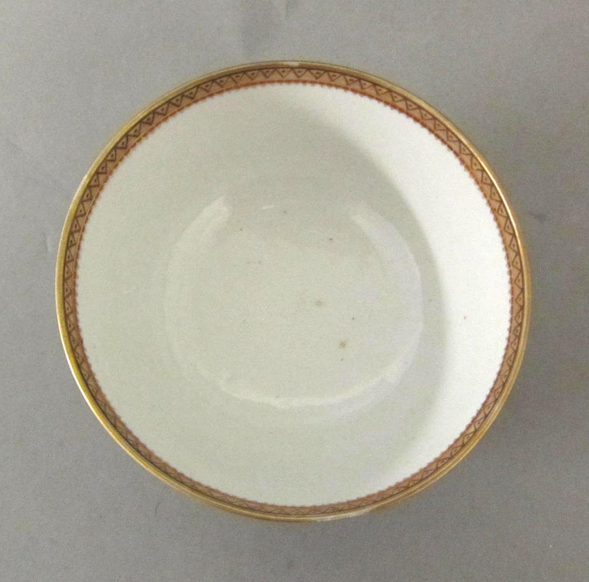 1963.0747.001 Porcelain bowl top