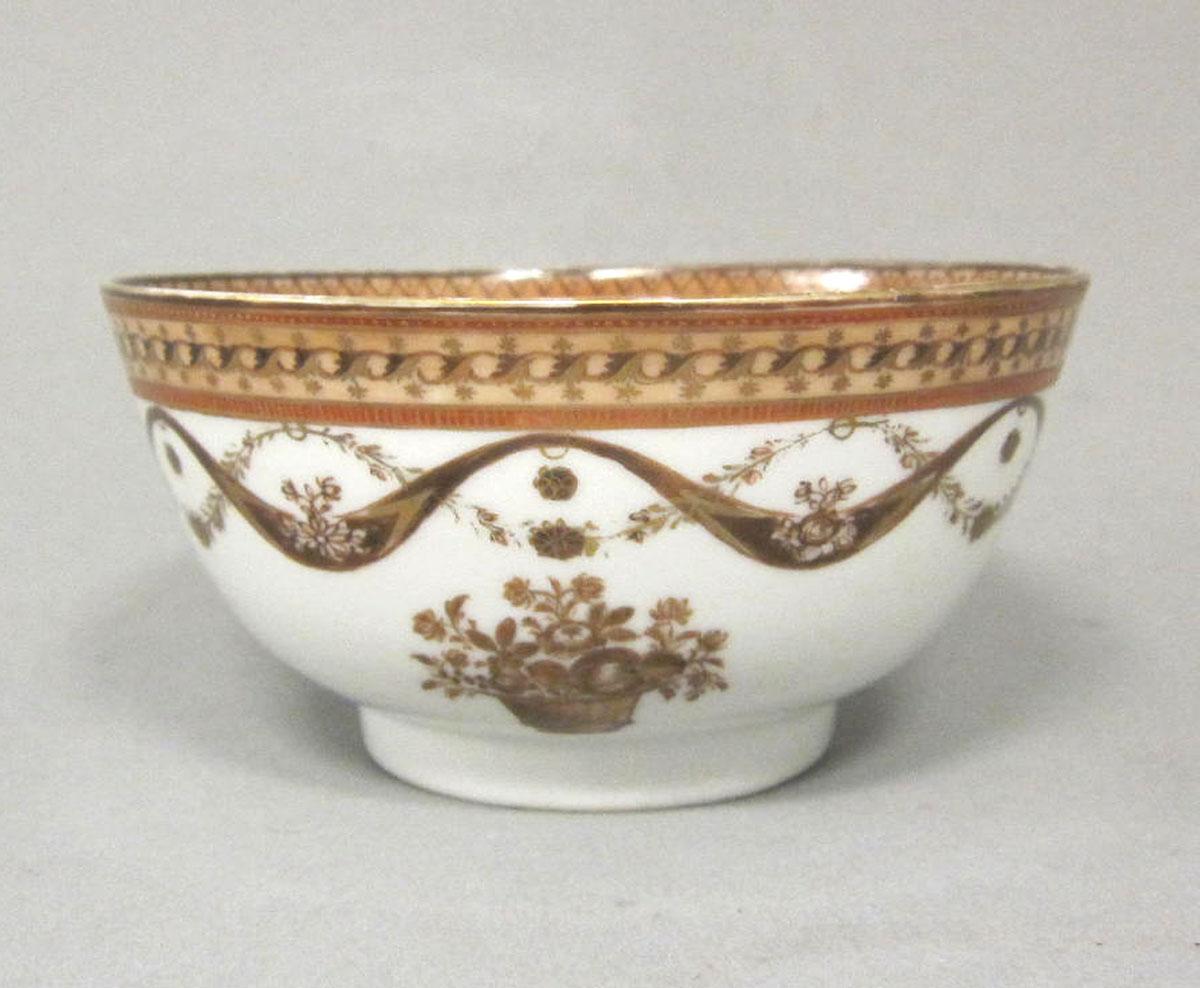 1963.0747.003 Porcelain bowl face two