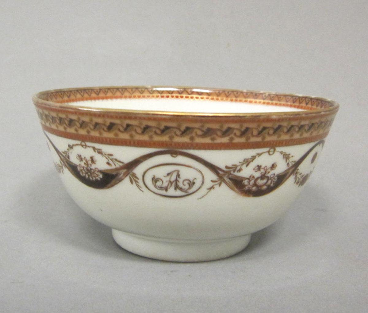 1963.0747.004 Porcelain bowl