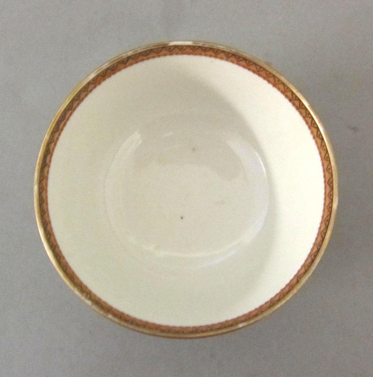 1963.0747.004 Porcelain bowl top