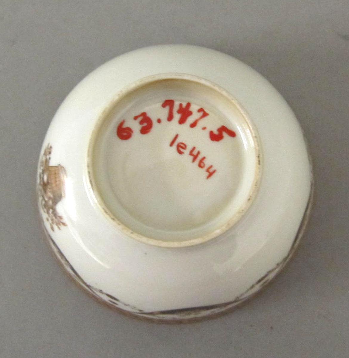 1963.0747.005 Porcelain bowl underside