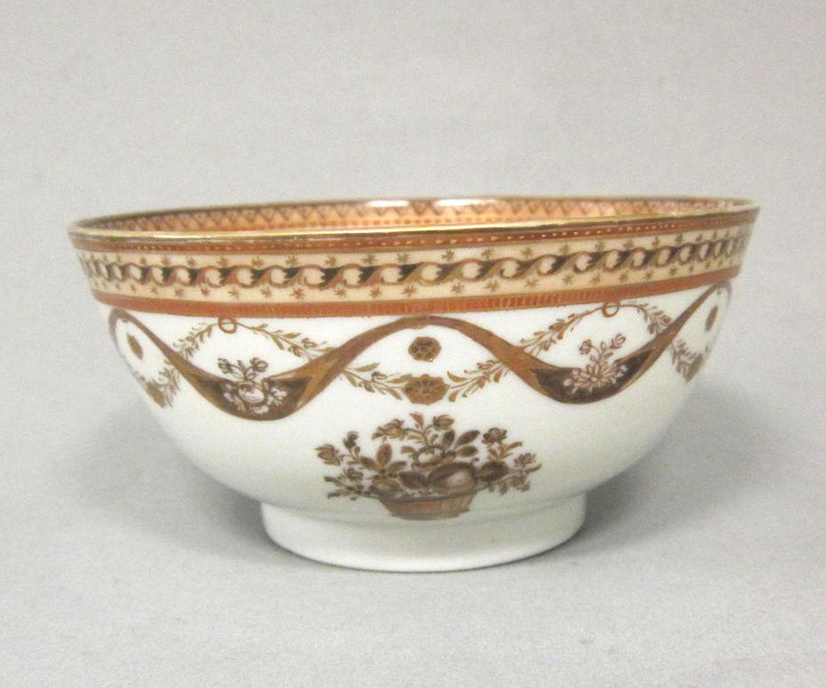 1963.0747.007 Porcelain bowl face two