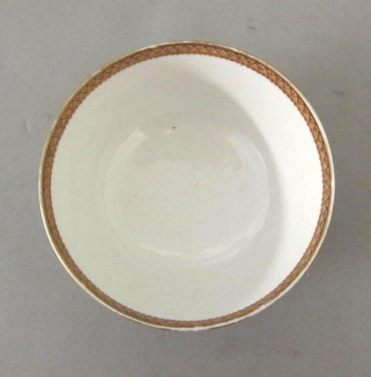 1963.0747.012 Porcelain bowl top