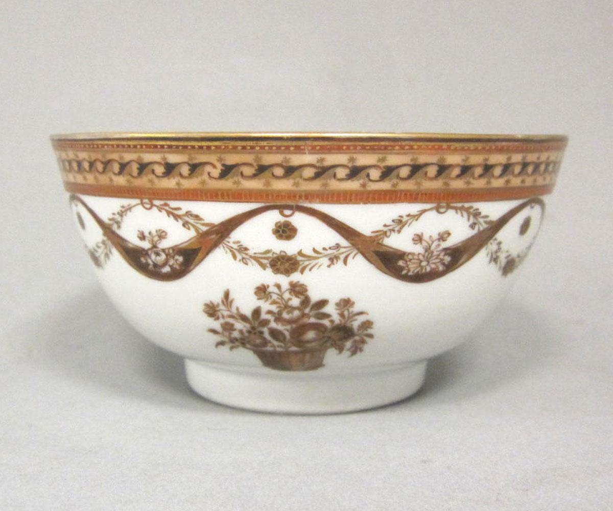 1963.0747.015 Porcelain bowl face two