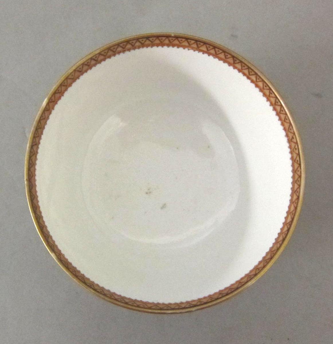 1963.0747.015 Porcelain bowl top