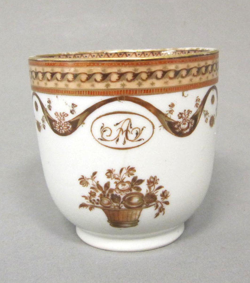 1963.0747.019 Porcelain coffee cup medallion