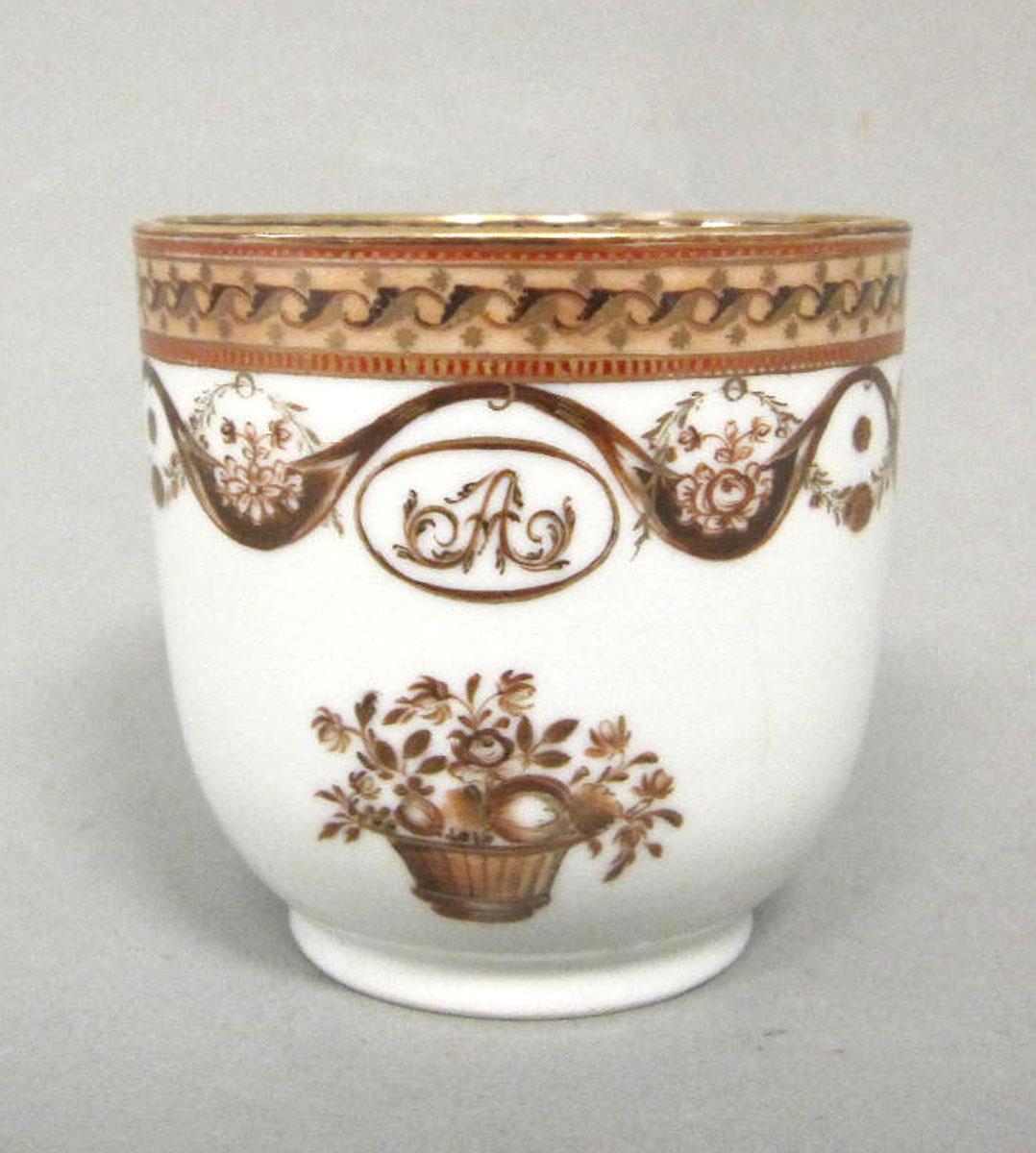 1963.0747.022 Porcelain coffee cup medallion