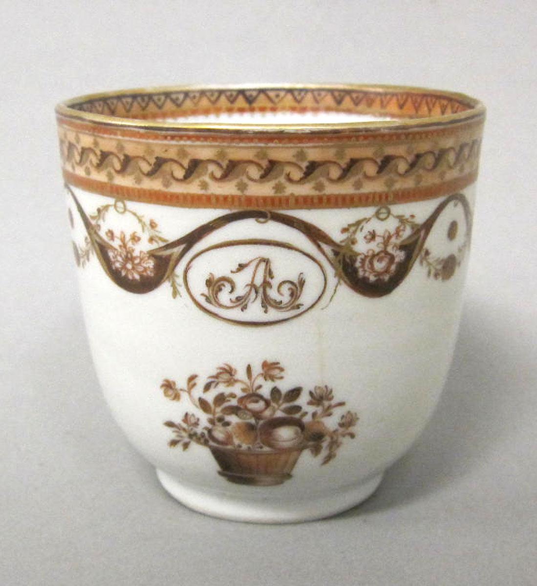 1963.0747.023 Porcelain coffee cup medallion
