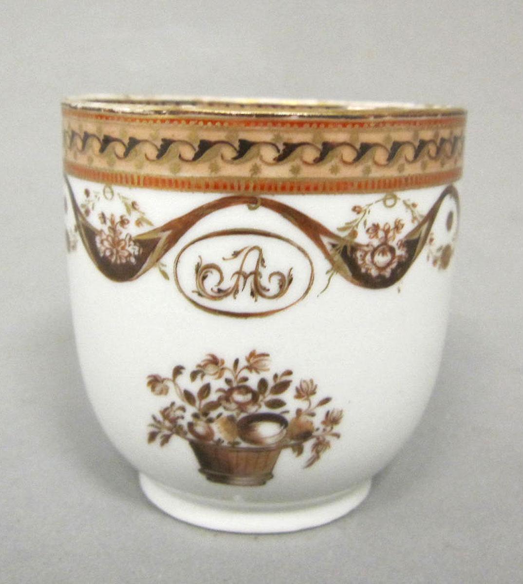 1963.0747.026 Porcelain coffee cup medallion