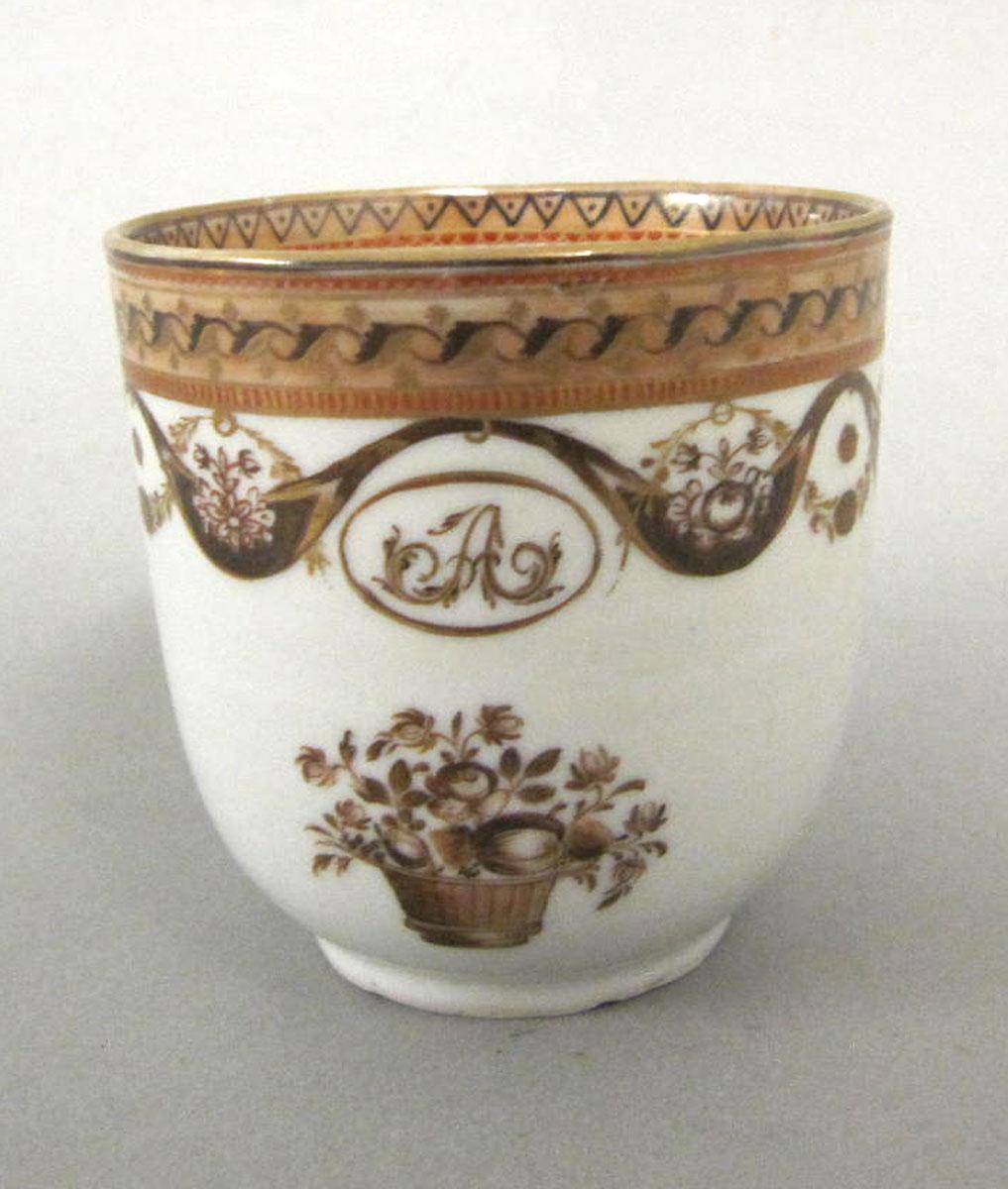 1963.0747.027 Porcelain coffee cup medallion