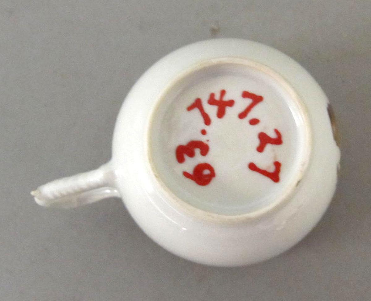1963.0747.027 Porcelain coffee cup underside