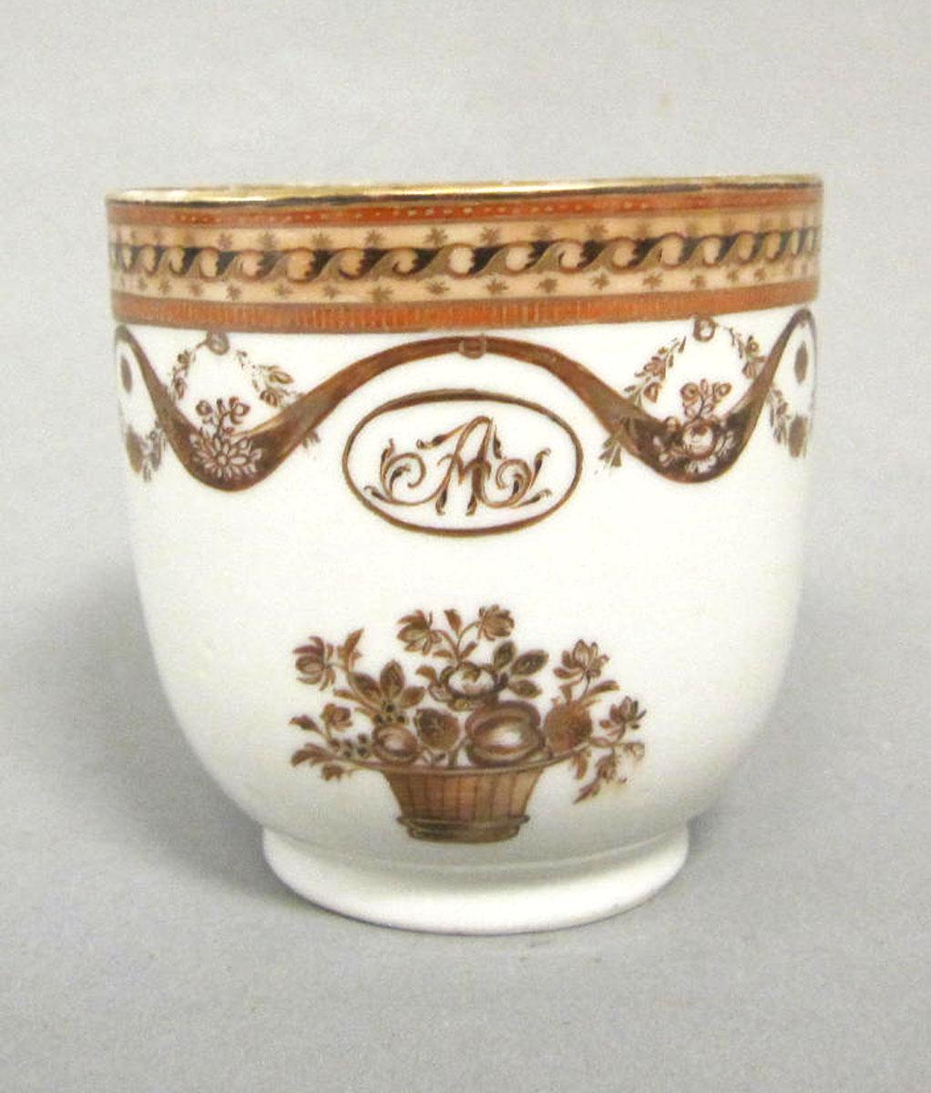 1963.0747.028 Porcelain coffee cup medallion