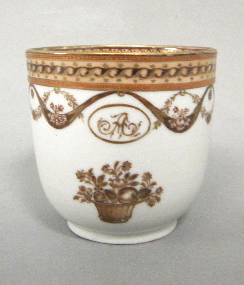 1963.0747.033 Porcelain coffee cup medallion