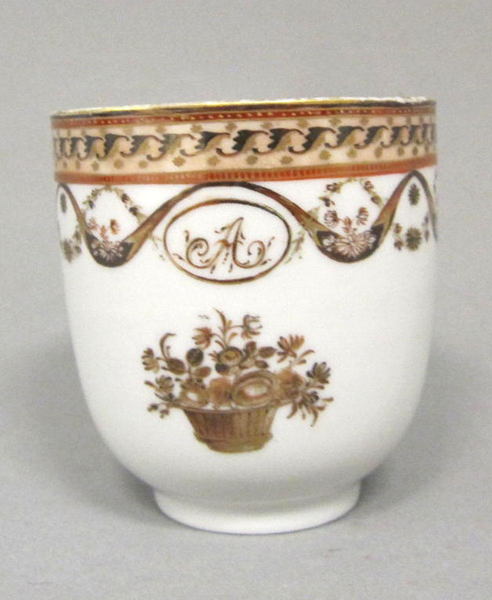 1963.0747.040 Porcelain coffee cup medallion