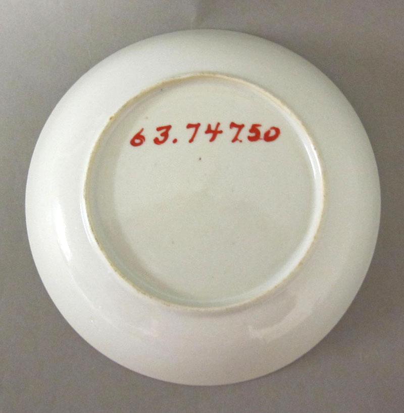 1963.0747.050 Porcelain saucer underside retake
