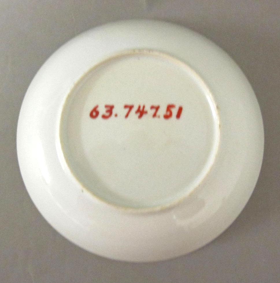 1963.0747.051 Porcelain saucer underside retake