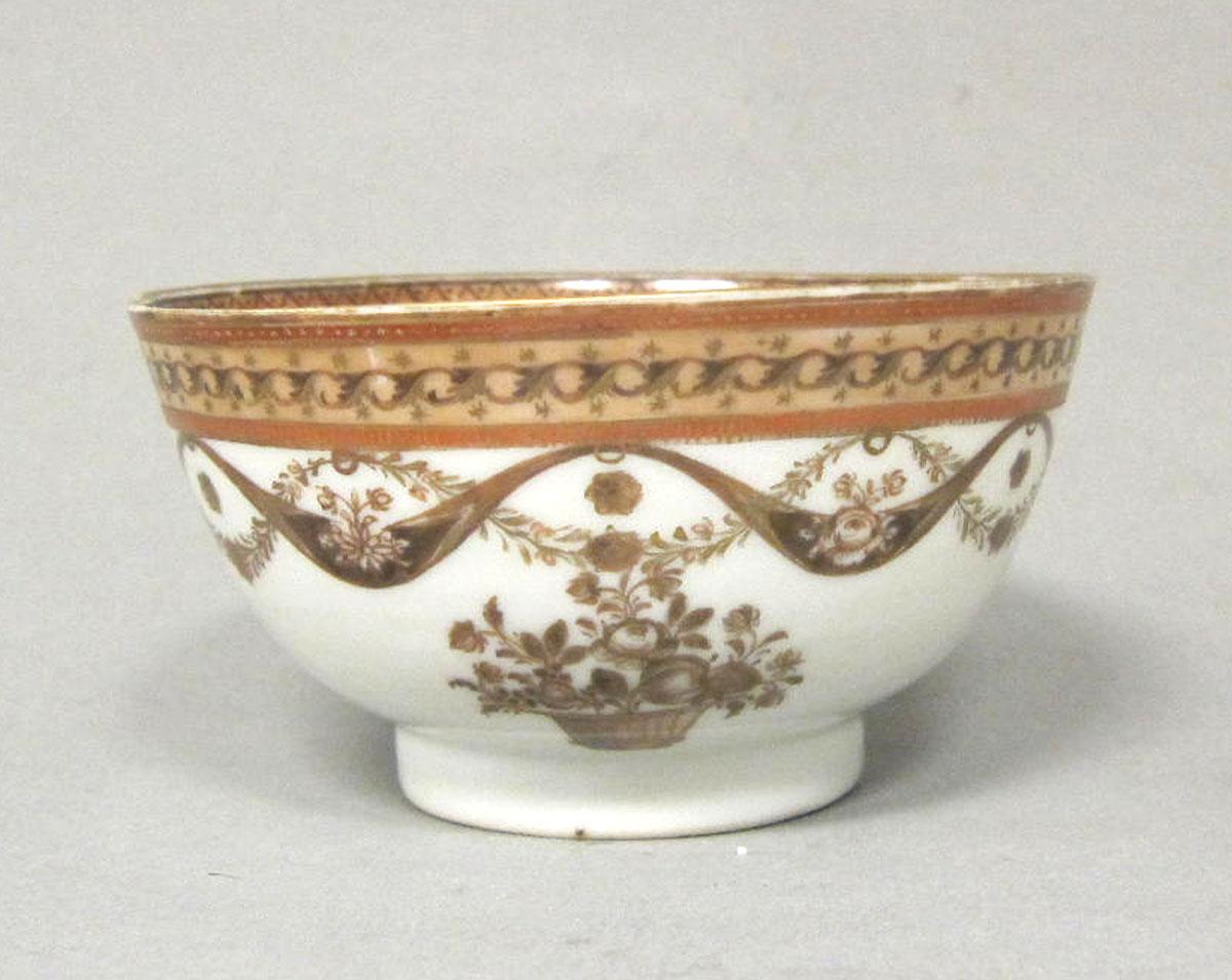 1963.0747.081 Porcelain teabowl face two