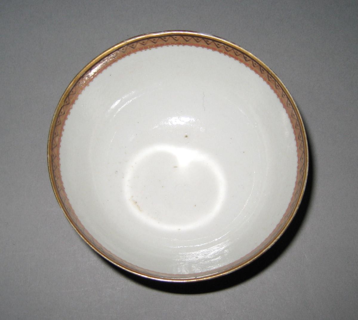 1963.0747.083 Porcelain Teabowl interior