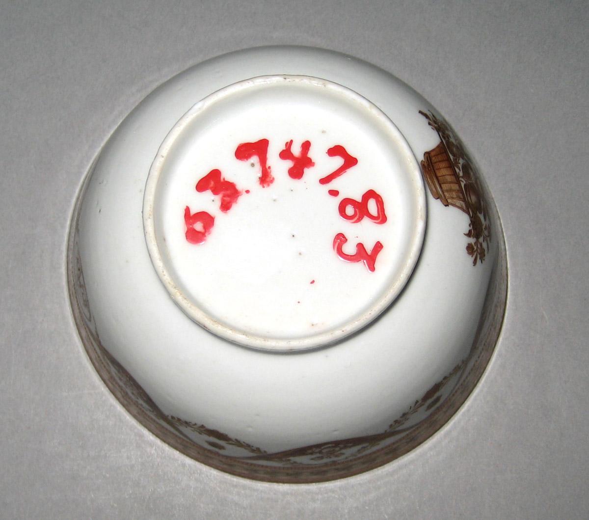 1963.0747.083 Porcelain Teabowl underside