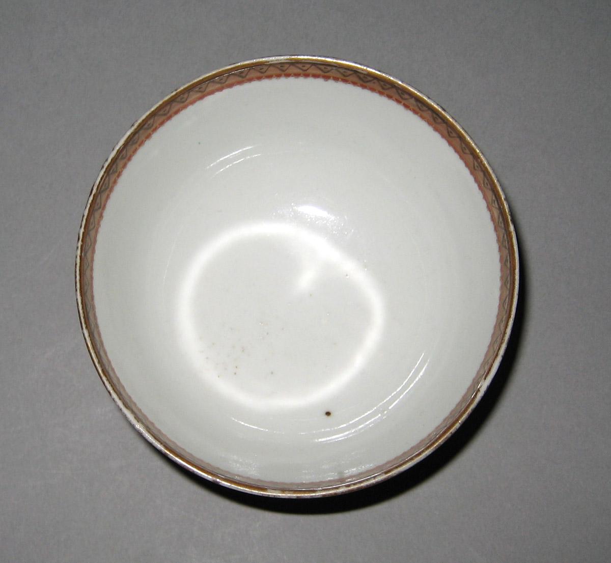1963.0747.089 Porcelain Teabowl interior