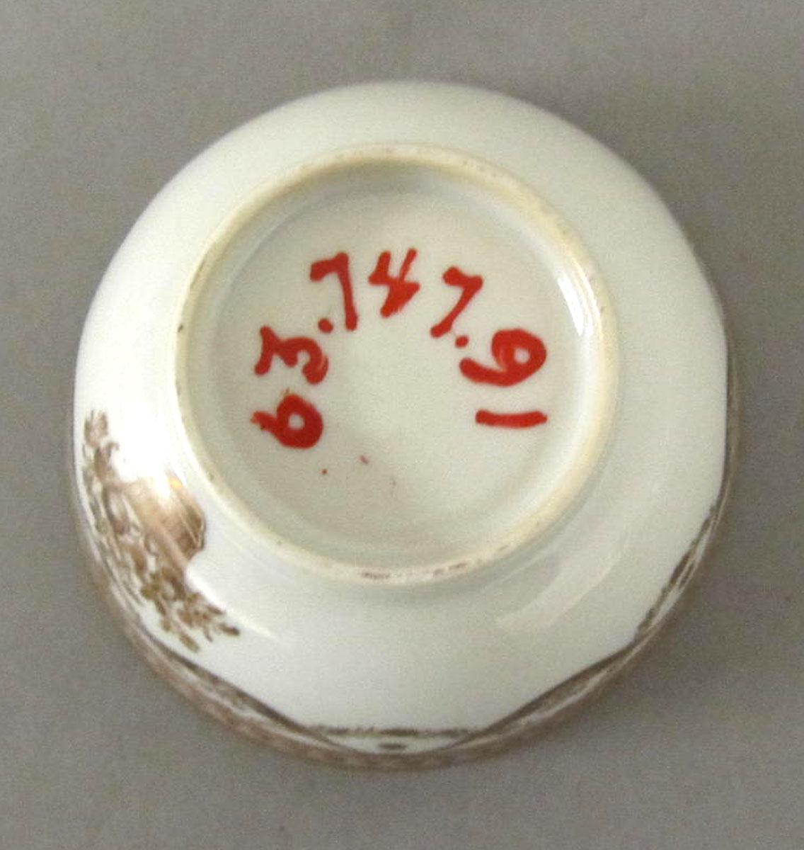 1963.0747.091 Porcelain teabowl underside