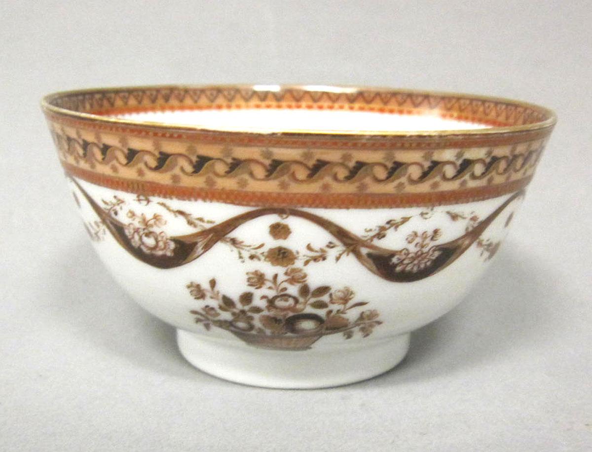 1963.0747.092 Porcelain teabowl face two