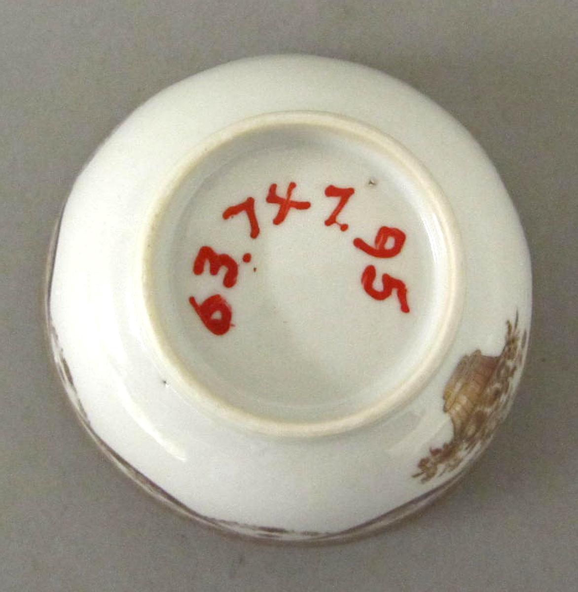 1963.0747.095 Porcelain teabowl underside