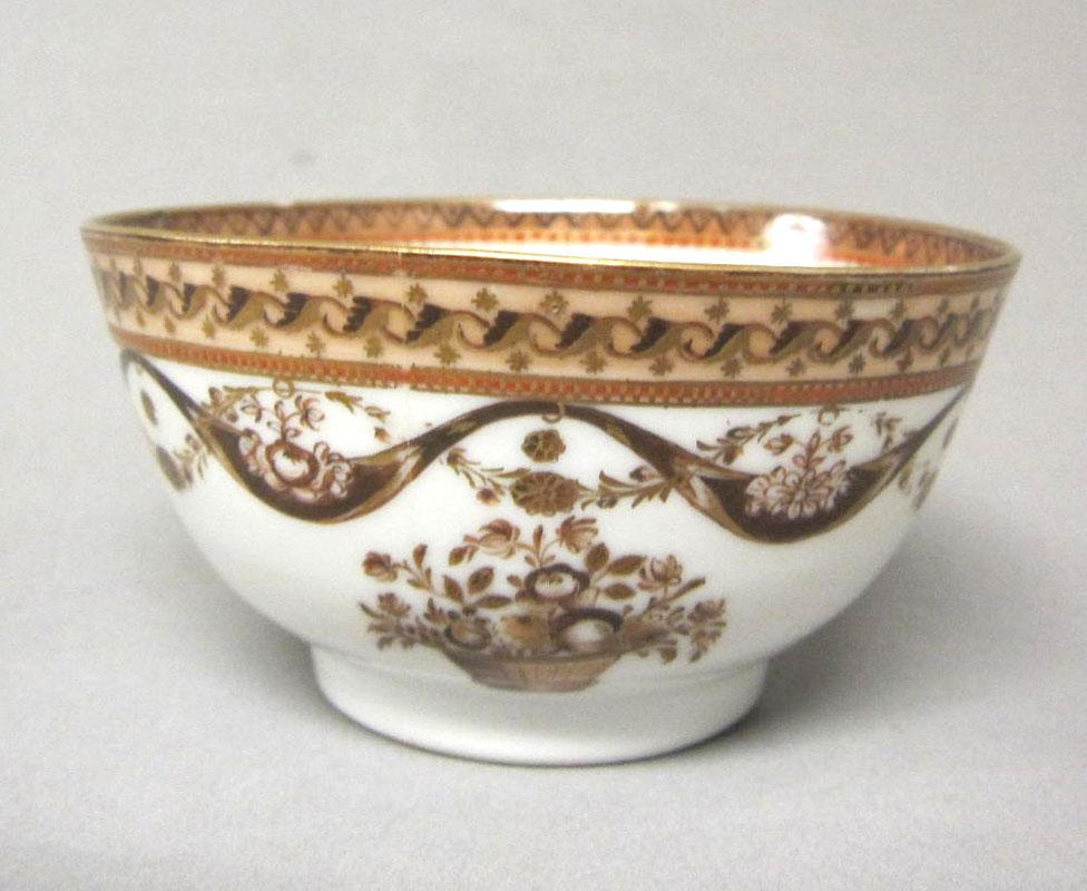 1963.0747.097 Porcelain teabowl face two retake