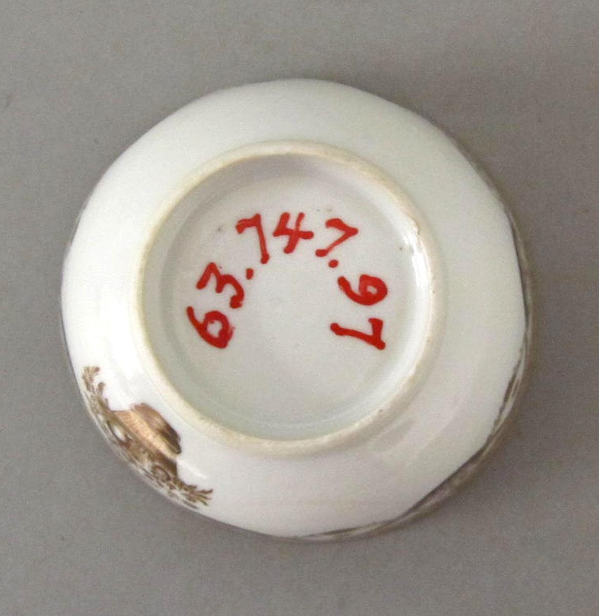 1963.0747.097 Porcelain teabowl underside