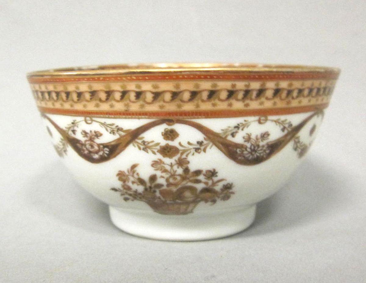 1963.0747.099 Porcelain teabowl face two