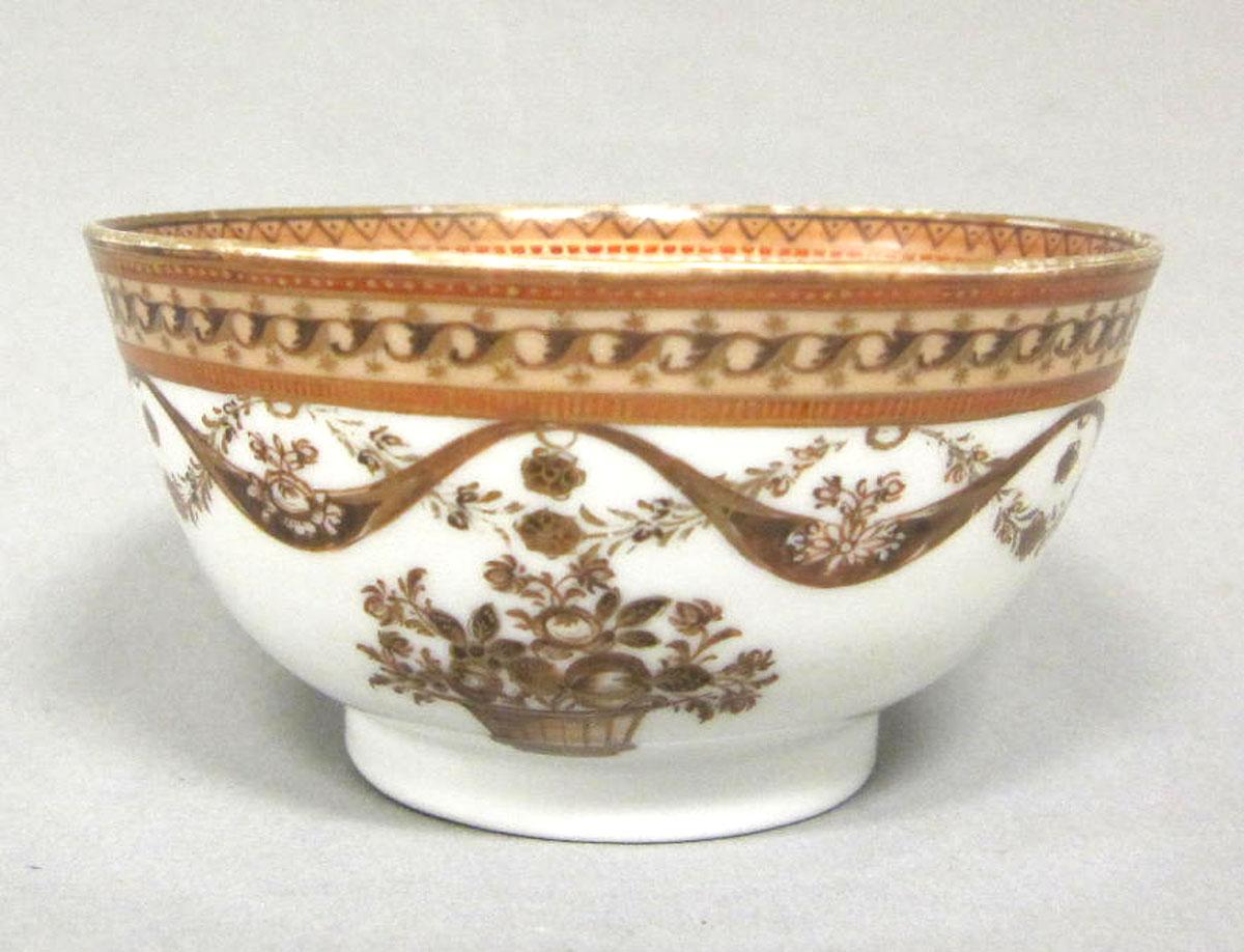 1963.0747.100 Porcelain teabowl face two