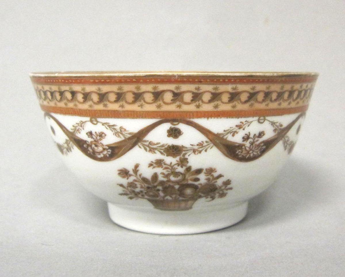 1963.0747.103 Porcelain teabowl face two