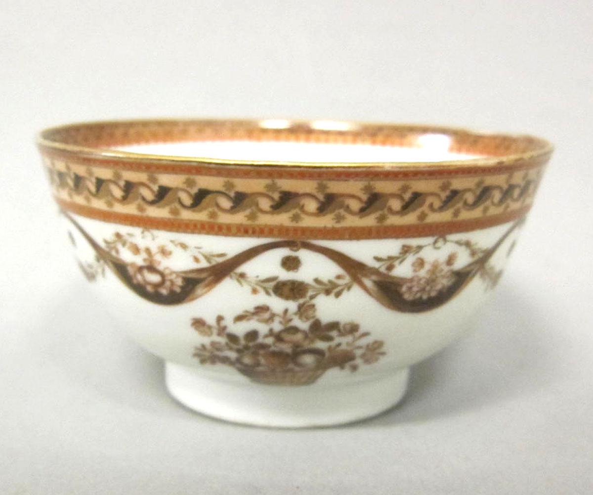 1963.0747.109 Porcelain teabowl face two