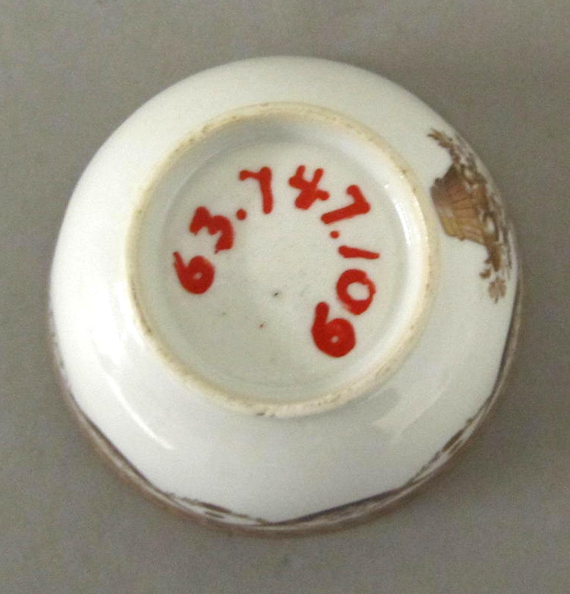 1963.0747.109 Porcelain teabowl underside