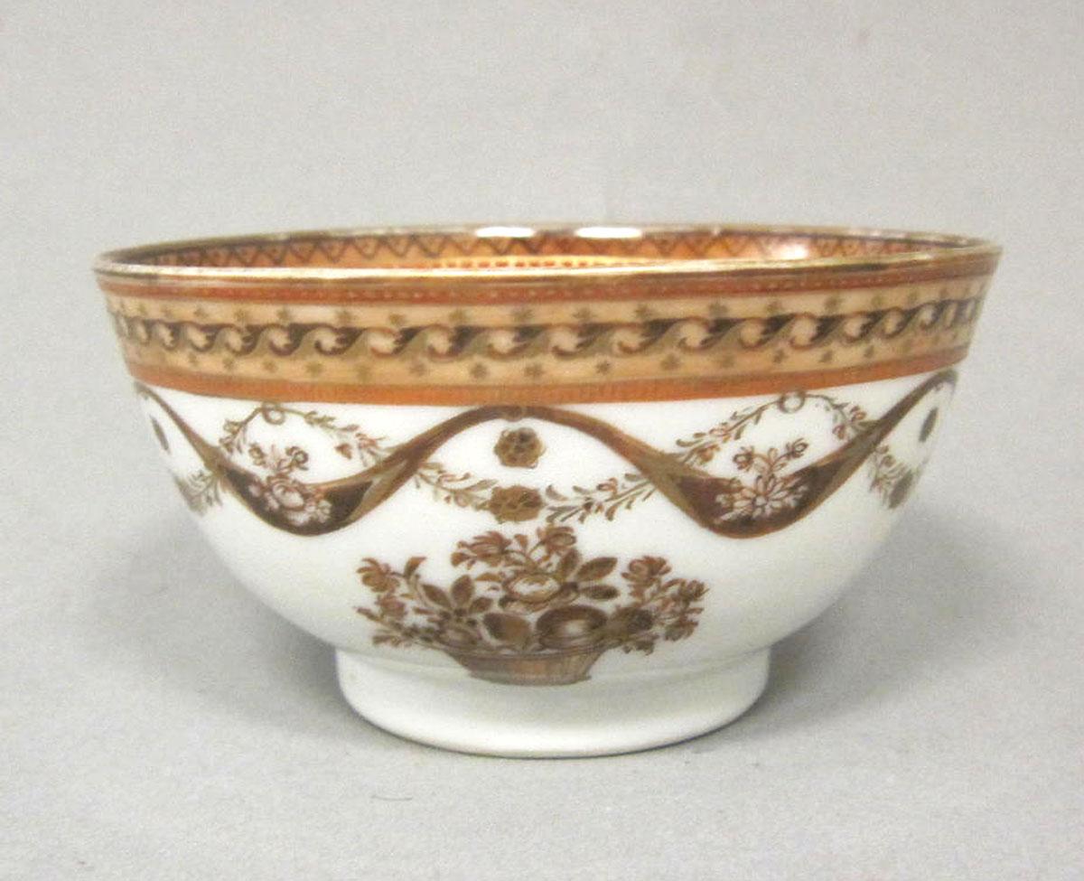 1963.0747.112 Porcelain teabowl face two