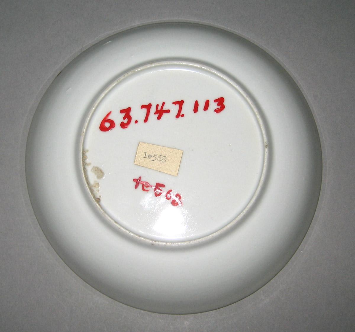1963.0747.113 Porcelain Saucer underside