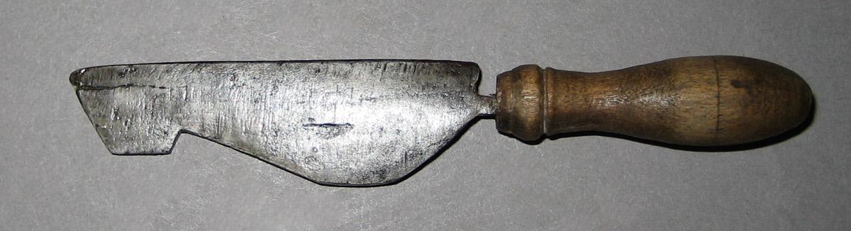 1955.0136.126 Knife
