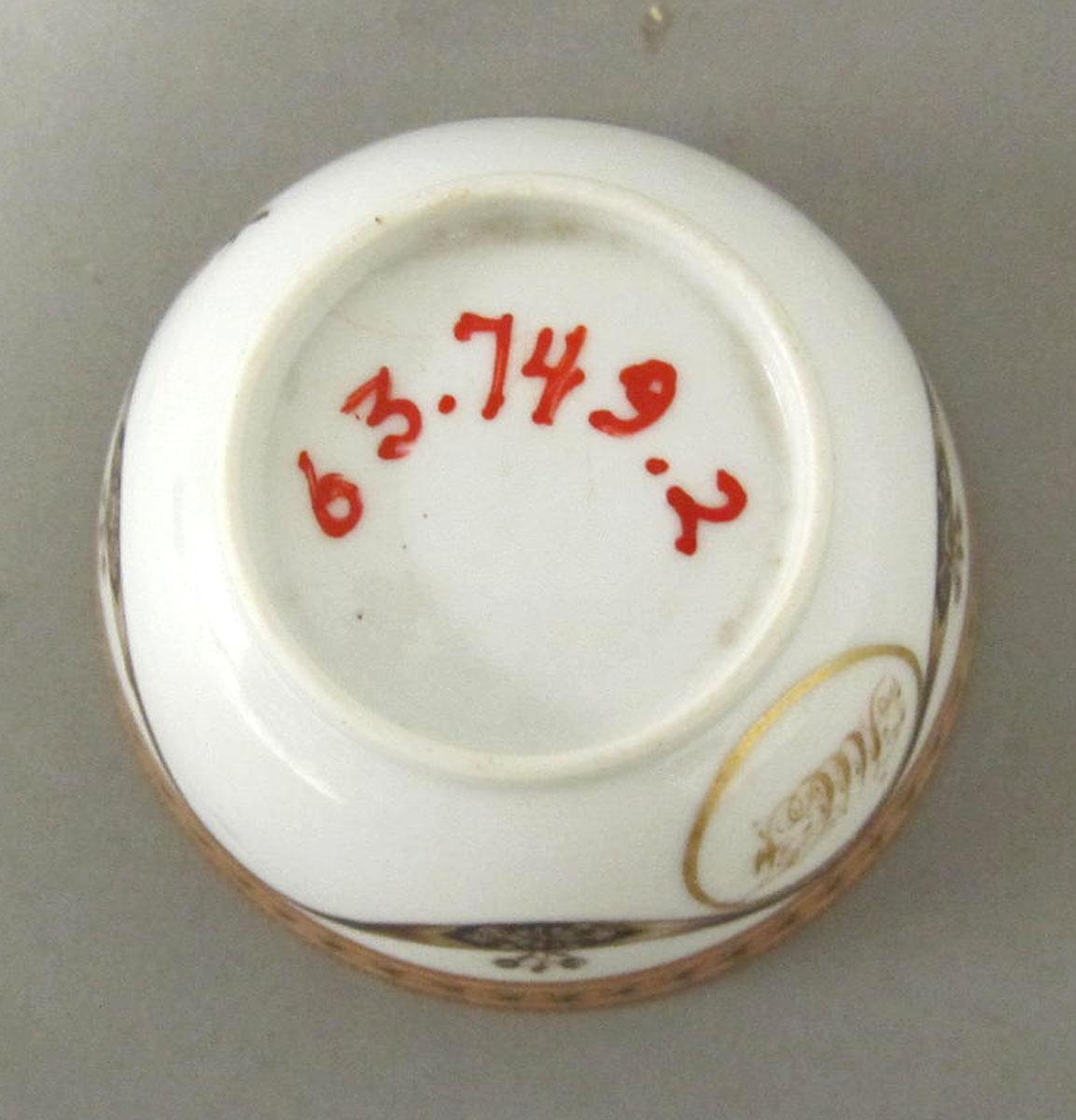 1963.0749.002 Porcelain cup underside