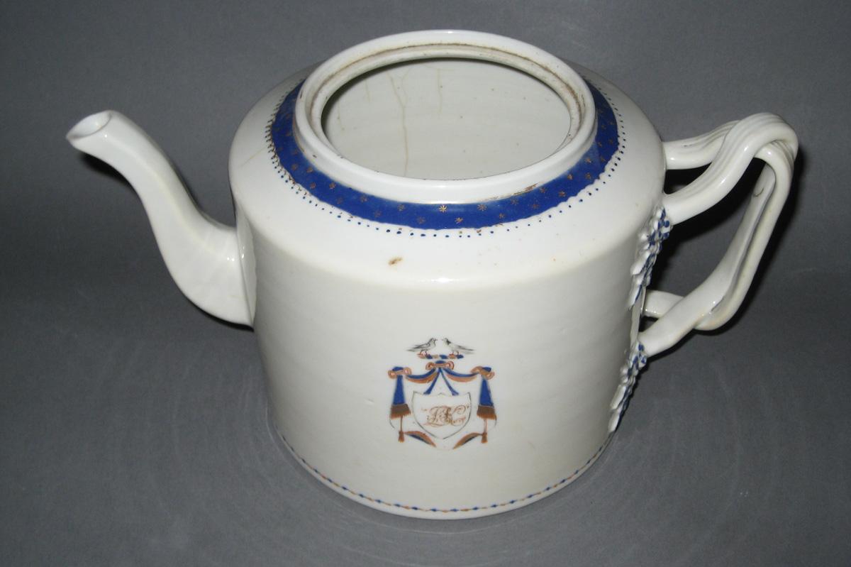 1963.0754.001 A Porcelain Teapot