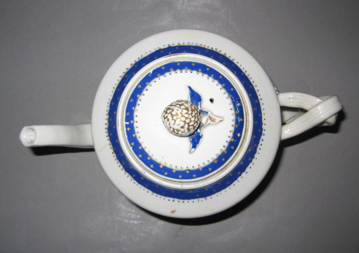 1963.0754.001 A,B Porcelain teapot top