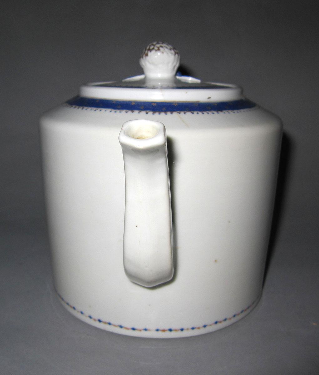 1963.0754.001 A,B Porcelain teapot spout
