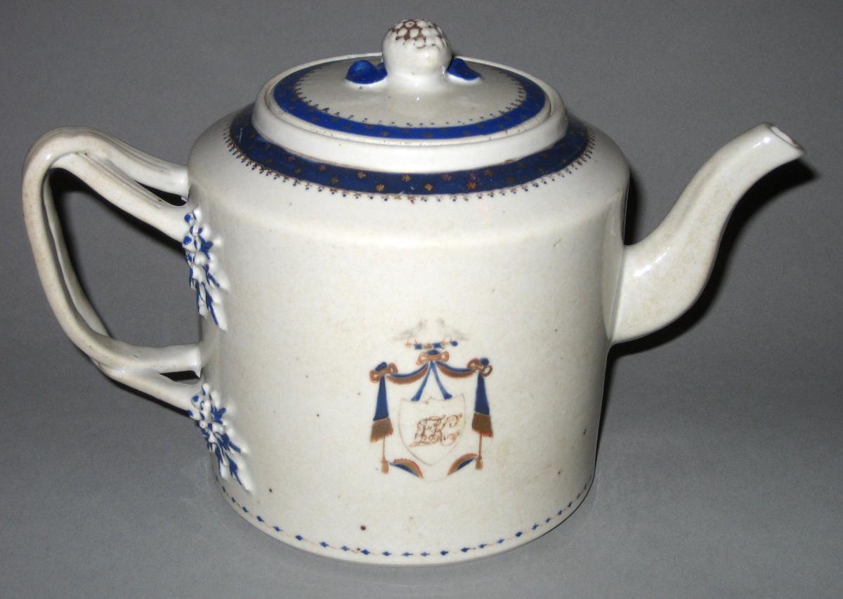 1963.0754.002 A, B Porcelain Teapot side 2