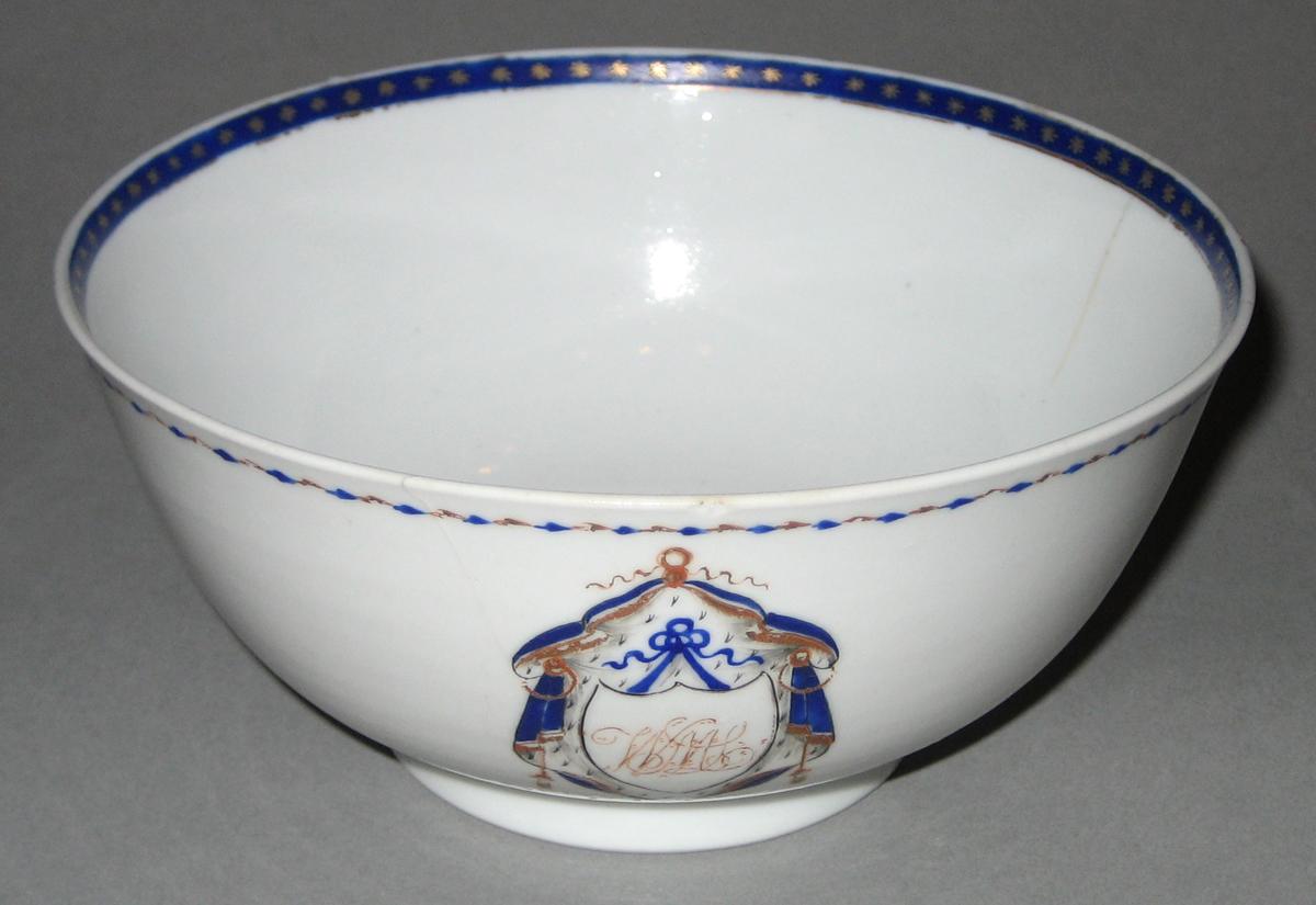 1963.0756.003 Porcelain Bowl side 1