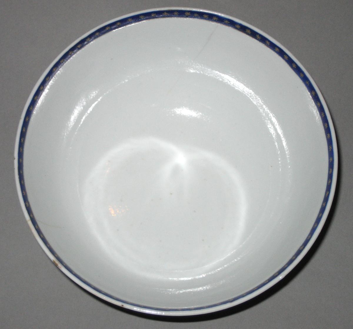 1963.0756.003 Porcelain Bowl interior