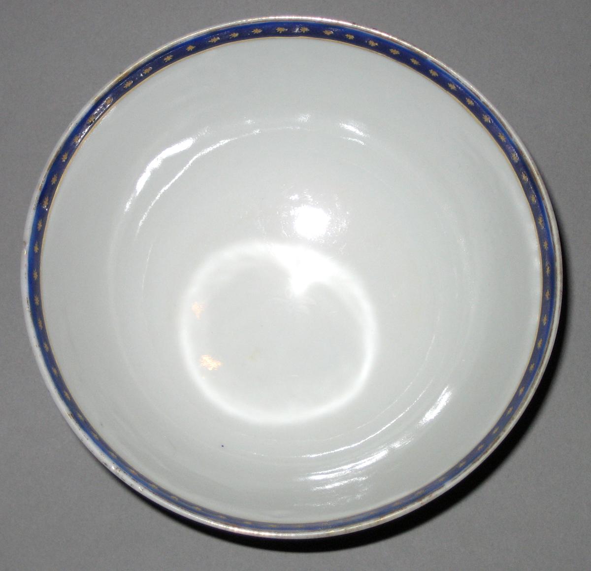 1963.0756.017 Porcelain Teabowl interior