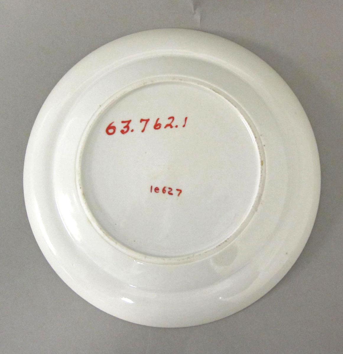 1963.0762.001 Porcelain plate underside