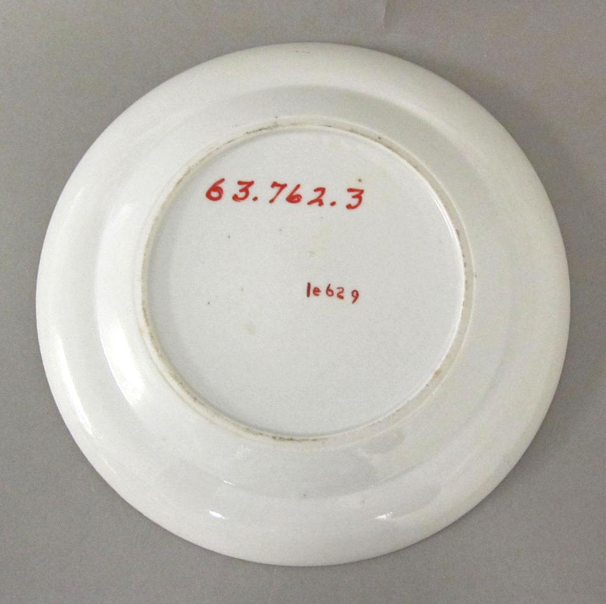 1963.0762.003 Porcelain plate underside