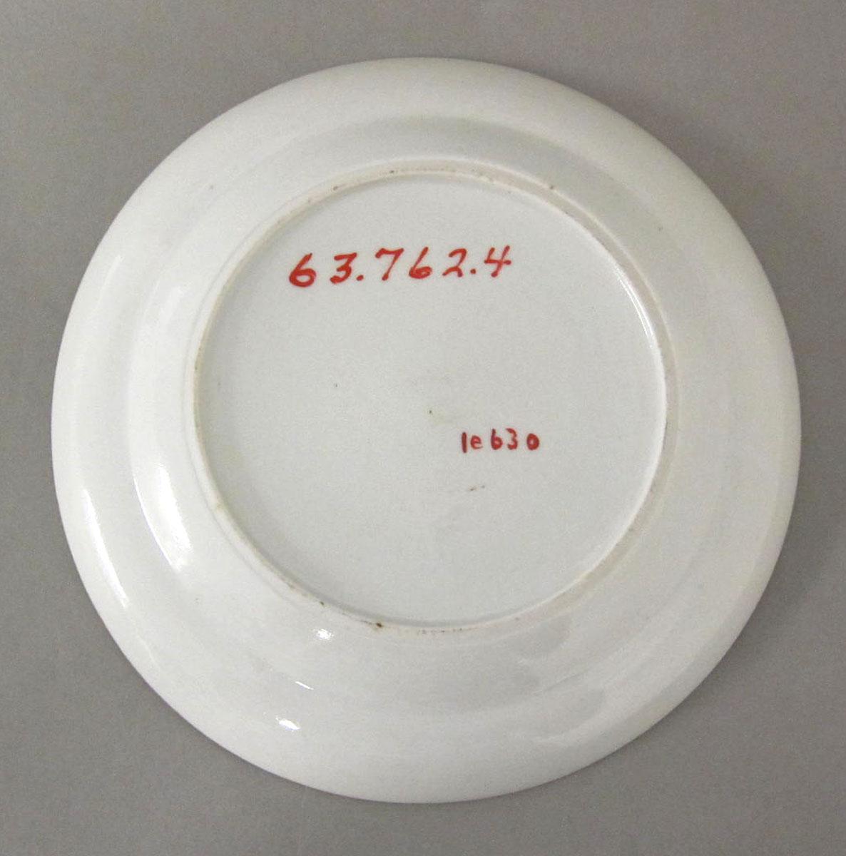 1963.0762.004 Porcelain plate underside