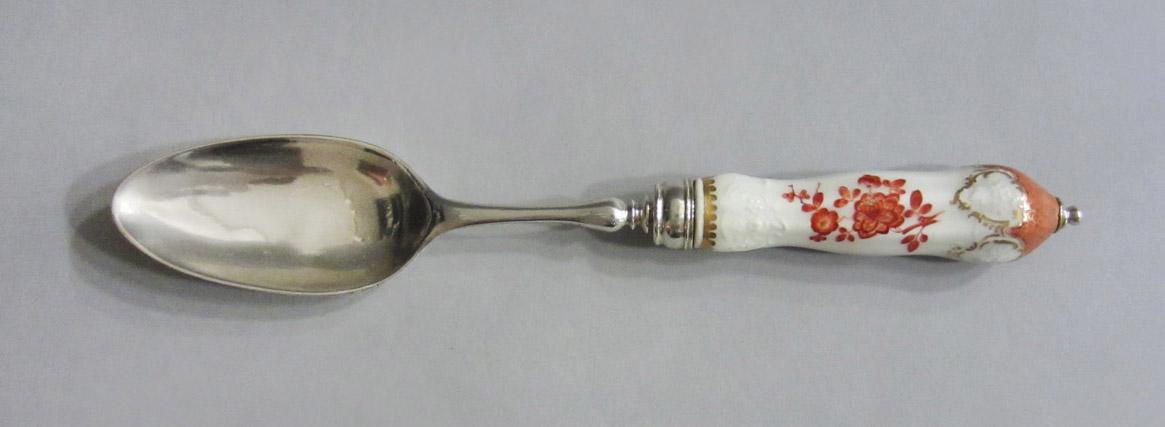 1963.0763.015 Spoon, upper surface